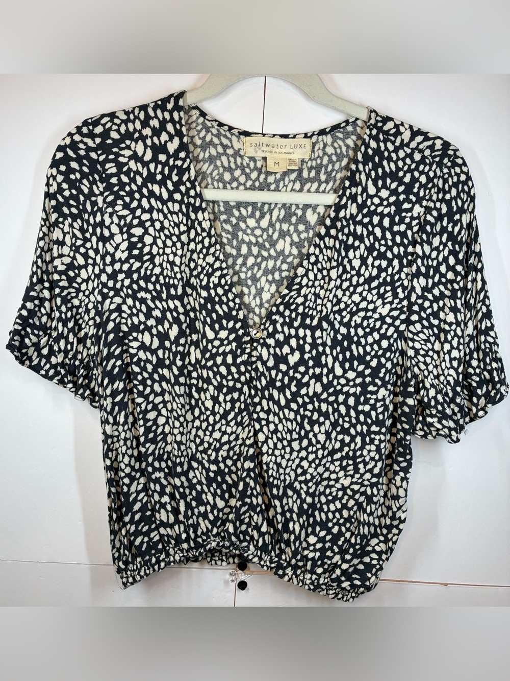 Saltwater Luxe Black & Cream Abstract Print V-Neck Blouse Size Medium